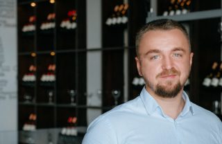 Booking.com in the Healthcare Industry: from 100,000 to 200,000 Clients within a Year